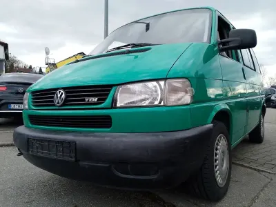 Usata VW Caravelle 102 CV (75 kW) 2000 Verde Furgone