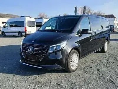Gebraucht Mercedes V300 Avantgarde 237 PS (174 kW) 2024 Schwarz Van / Kleinbus