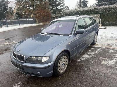 Grau Gebraucht 2004 BMW 318 Kombi | 650 € (Superpreis)