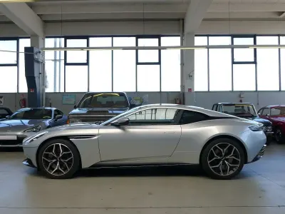 Second-hand Aston Martin DB11 510 CP (375 kW) 2020 Argintiu Coupe