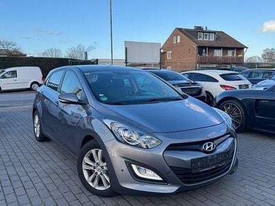 Gebraucht Hyundai i30 Trend 110 PS (80 kW) 2014 Grau Limousine