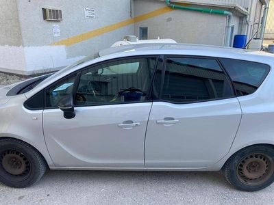 Gebraucht Opel Meriva 100 PS (73 kW) 2011 Silber Van / Kleinbus