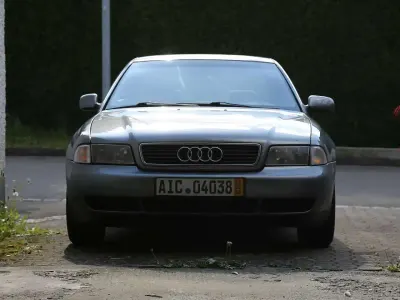 Gebraucht Audi A4 101 PS (74 kW) 1998 Silber Limousine