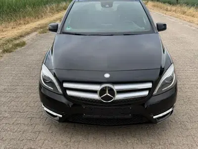 Gebraucht Mercedes B200 Sport 136 PS (100 kW) 2013 Schwarz Kleinwagen