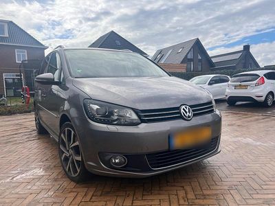 Gebraucht VW Touran Highline 140 PS (102 kW) 2011 Grau Van / Kleinbus
