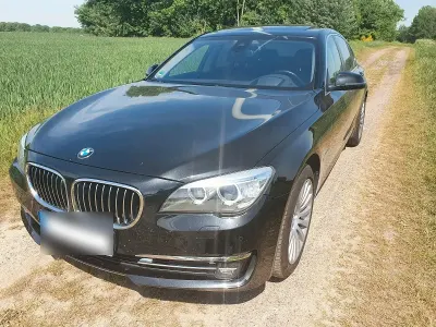 Gebraucht BMW 750 381 PS (280 kW) 2015 Schwarz Limousine