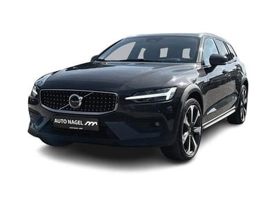 Grau Gebraucht 2022 Volvo V60 CC Kombi | 29.550 € (Fairer Preis)
