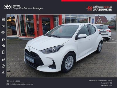Gebraucht Toyota Yaris Comfort 72 PS (52 kW) 2023 Schneeweiß Kleinwagen