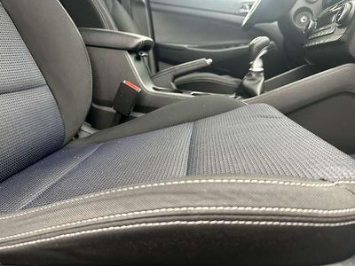 Gebraucht Hyundai Tucson Advantage 177 PS (130 kW) 2017 Blau metallic SUV