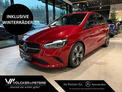 Gebraucht Mercedes B200 Night 163 PS (119 kW) 2025 Rot Van / Kleinbus
