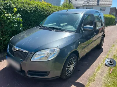 Używany Skoda Roomster 80 KM (58 kW) 2007 Szary Minivan