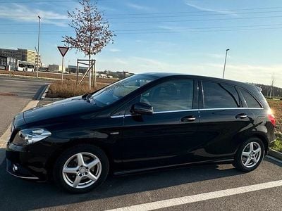 Mercedes B200