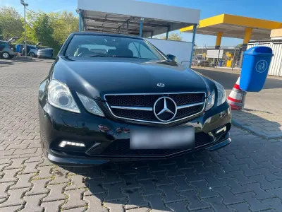 Gebraucht Mercedes E220 AMG 180 PS (132 kW) 2011 Schwarz Cabrio