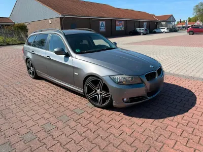 Gebraucht BMW 318 145 PS (106 kW) 2010 Silber Kombi
