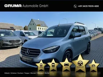 Gebraucht Mercedes T180 Progressive 116 PS (85 kW) 2024 Helvinsilber Van / Kleinbus