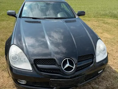 Second-hand Mercedes SLK200 135 CP (99 kW) 2009 Negru Cabrio