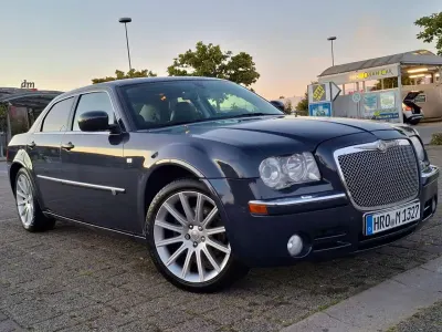 Gebraucht Chrysler 300C 218 PS (160 kW) 2010 Blau Limousine