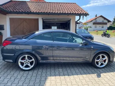 Gebraucht Opel Astra 140 PS (102 kW) 2006 Blau Cabrio