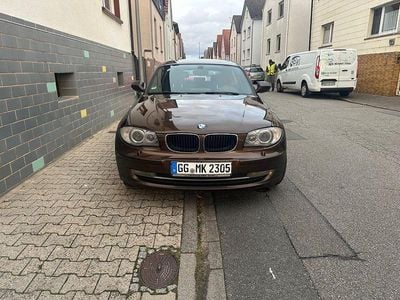 Usata BMW 118 Sport Line 143 CV (105 kW) 2010 Marrone Utilitaria