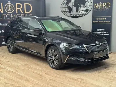 Gebraucht Skoda Superb LAURIN & KLEMENT 218 PS (160 kW) 2023 Schwarzmagic perlef (metallic) Kombi