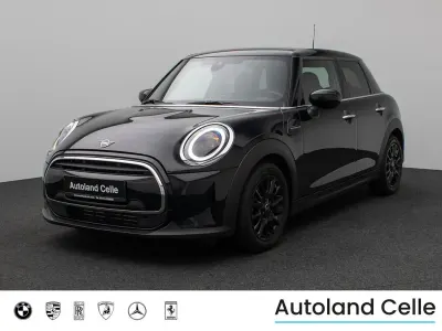 Gebraucht Mini Cooper Sport 136 PS (100 kW) 2023 Midnight black metallicc4schwarz Kleinwagen