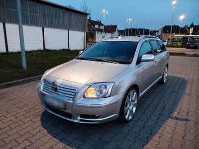Gebraucht Toyota Avensis T2 174 PS (127 kW) 2006 Silber Kombi