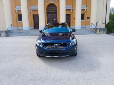 Używany Volvo XC60 Ocean Race 181 KM (133 kW) 2015 Niebieski SUV