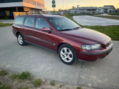 Second-hand Volvo V70 140 CP (102 kW) 2002 Roșu Break