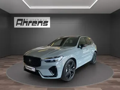Neu Volvo XC60 Plus 253 PS (186 kW) 2026 Grau SUV