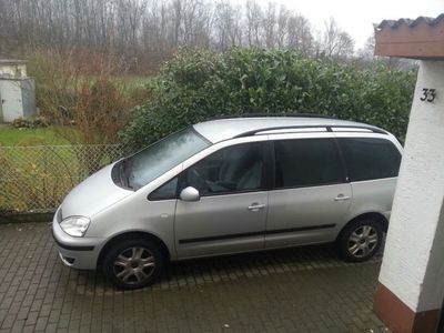 Gebraucht Ford Galaxy 141 PS (103 kW) 2001 Silber Van / Kleinbus