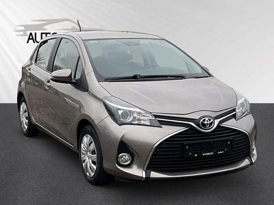 Usata Toyota Yaris Comfort 69 CV (50 kW) 2015 Marrone Utilitaria