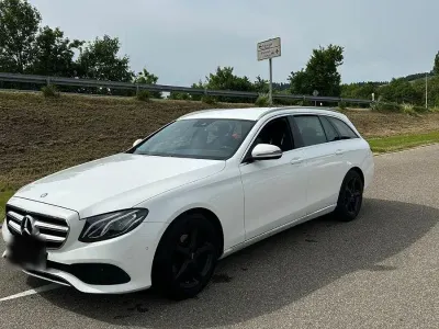 Gebraucht Mercedes E220 Avantgarde 194 PS (142 kW) 2016 Weiß Kombi