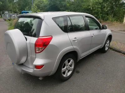 Gebraucht Toyota RAV4 177 PS (130 kW) 2009 Silber SUV