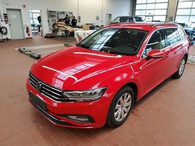 Usata VW Passat Business 122 CV (89 kW) 2023 Rosso Station wagon