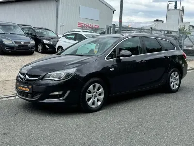 Używany Opel Astra 136 KM (100 kW) 2016 Czarny Sedan/Limuzyna