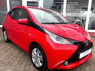 Gebraucht Toyota Aygo X-play 69 PS (50 kW) 2016 Rot Kleinwagen