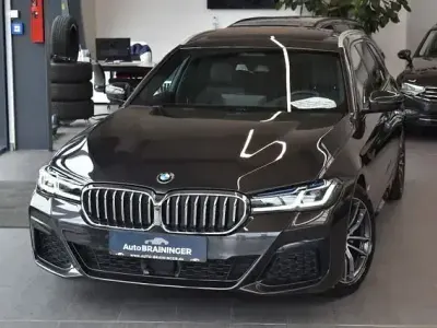 Gebraucht BMW 520 M Sport 190 PS (139 kW) 2023 Grau Kombi