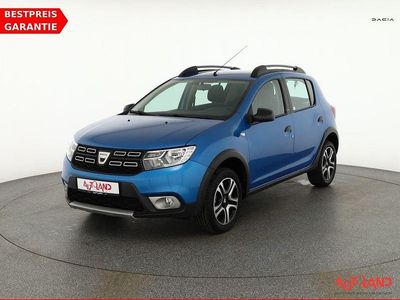 Gebraucht Dacia Sandero Celebration 90 PS (66 kW) 2018 Blau SUV