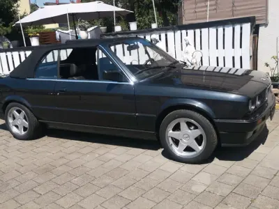 Gebraucht BMW 320 130 PS (95 kW) 1991 Blau Cabrio