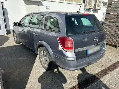 Begagnad Opel Astra 165 HK (121 kW) 2009 Blå Kombi