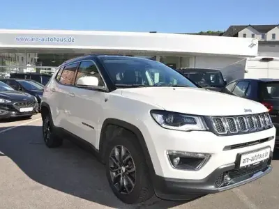 Gebraucht Jeep Compass Opening Edition 140 PS (102 kW) 2017 Pearl white tricoat (metallic) SUV