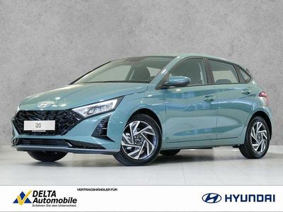 Neu Hyundai i20 Trend 90 PS (66 kW) 2026 Mangrove green / mic Limousine