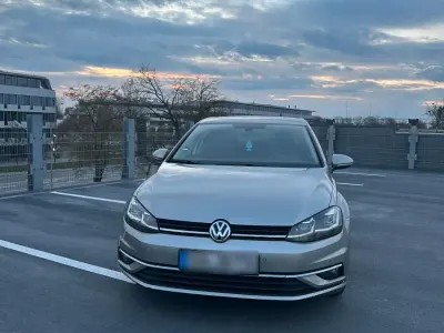 Gebraucht VW Golf VII 110 PS (80 kW) 2018 Grau Kleinwagen