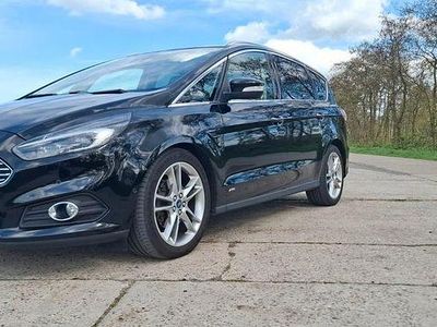 Usata Ford S-MAX Titanium 179 CV (131 kW) 2017 Nero Monovolume