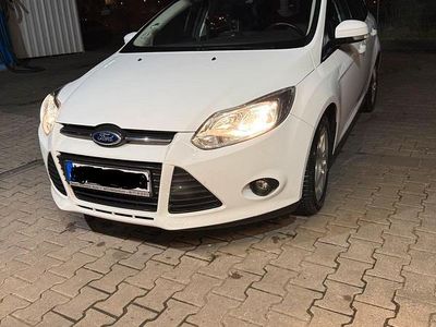 Gebraucht Ford Focus 2014 Weiß Kombi