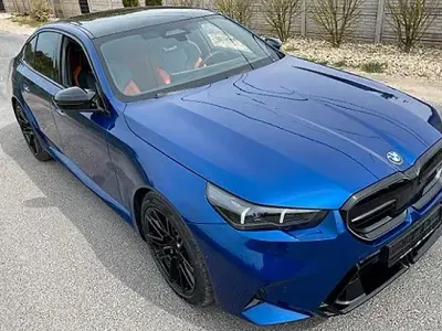 Neu BMW M5 727 PS (534 kW) 2026 C1k m marina bay blau metallic Limousine
