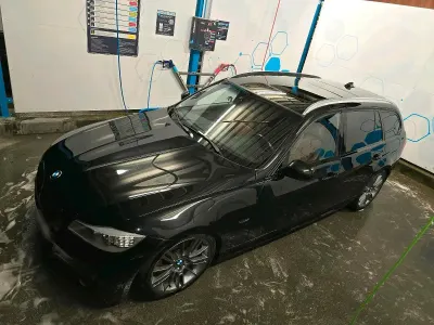 Gebraucht BMW 330 Sport Line 245 PS (180 kW) 2010 Schwarz Kombi