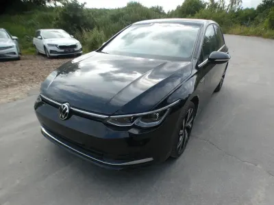 Gebraucht VW Golf VIII Style 150 PS (110 kW) 2022 Deep black Limousine