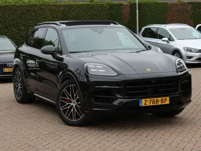 Second-hand Porsche Cayenne 519 CP (381 kW) 2024 Negru SUV