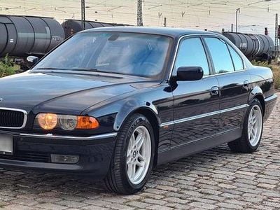 Gebraucht BMW 735 Basis 238 PS (175 kW) 2001 Blau Limousine